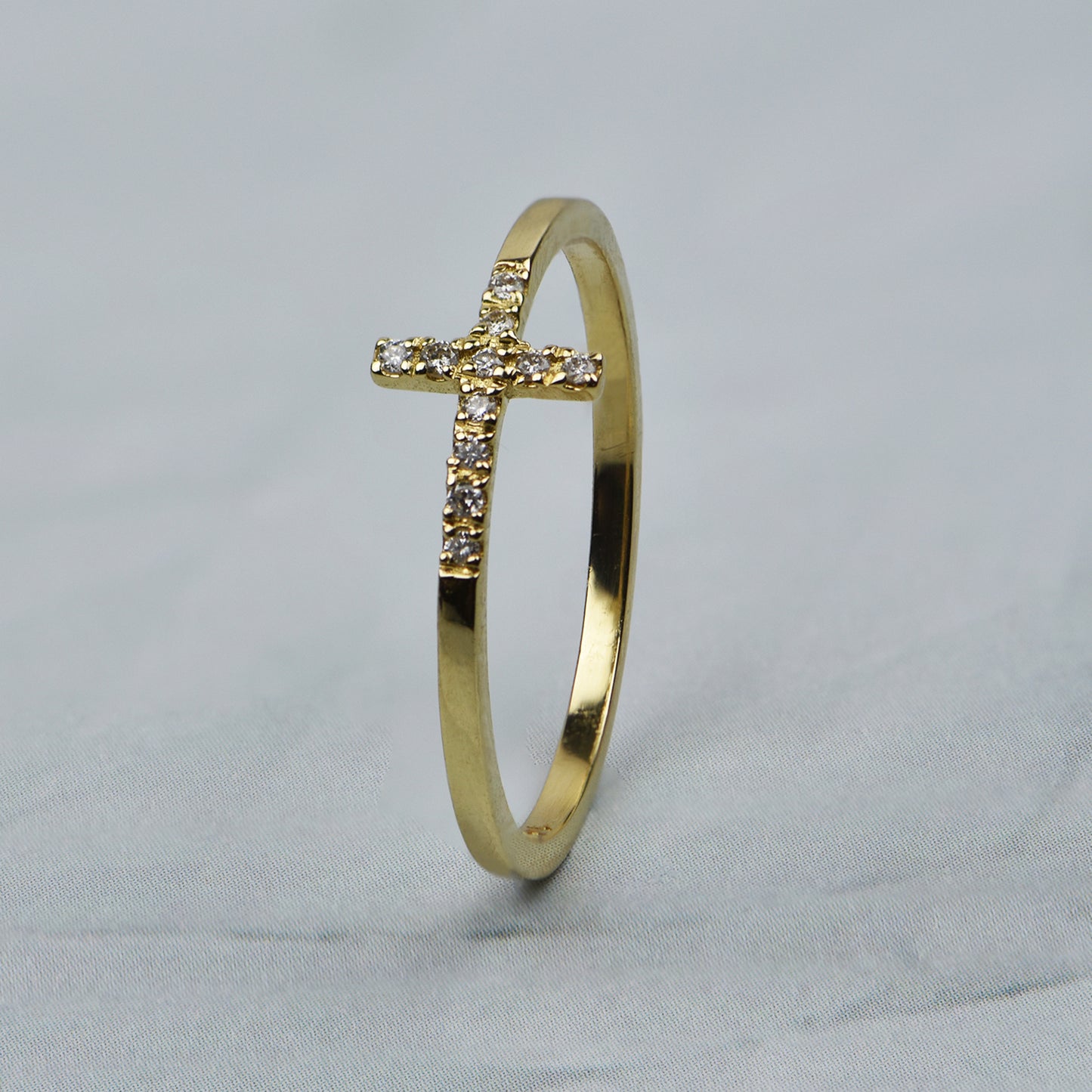 14k Gold Cross Fashion Band with Lab Grown Diamonds